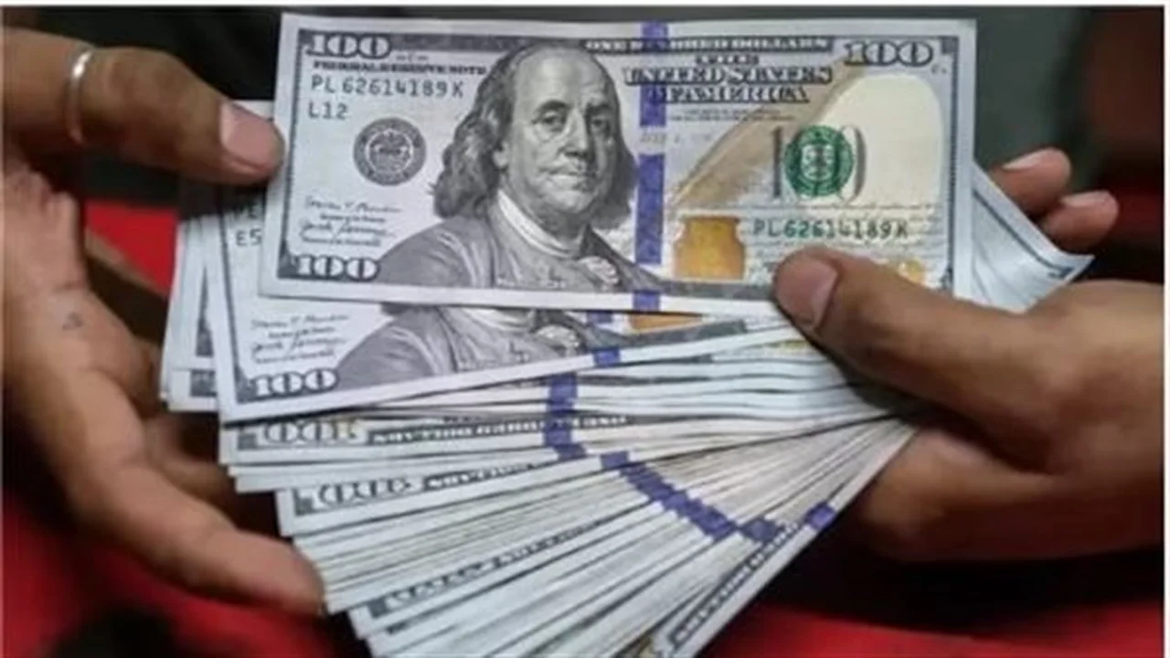 سعر الدولار مقابل الجنيه المصري اليوم: هل يستمر الانخفاض؟